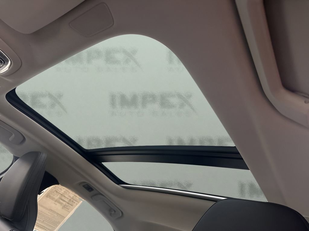 Used 2021 Volvo S60 T5 Momentum w/ Premium Package image 12