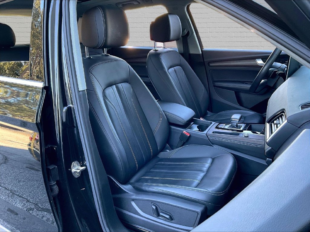 Used 2023 Audi Q5 2.0T Premium Plus w/ Premium Plus Package AWD/4WD image 22