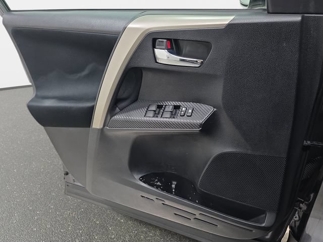 Used 2015 Toyota RAV4 XLE AWD/4WD image 25
