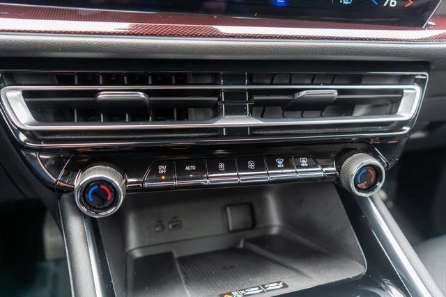 Used 2024 Chevrolet Traverse Z71 w/ Enhanced Driving Package image 28