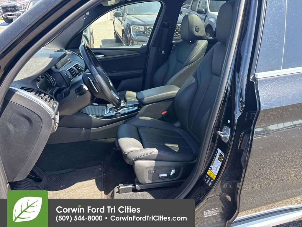 Used 2018 BMW X3 xDrive30i AWD/4WD image 2