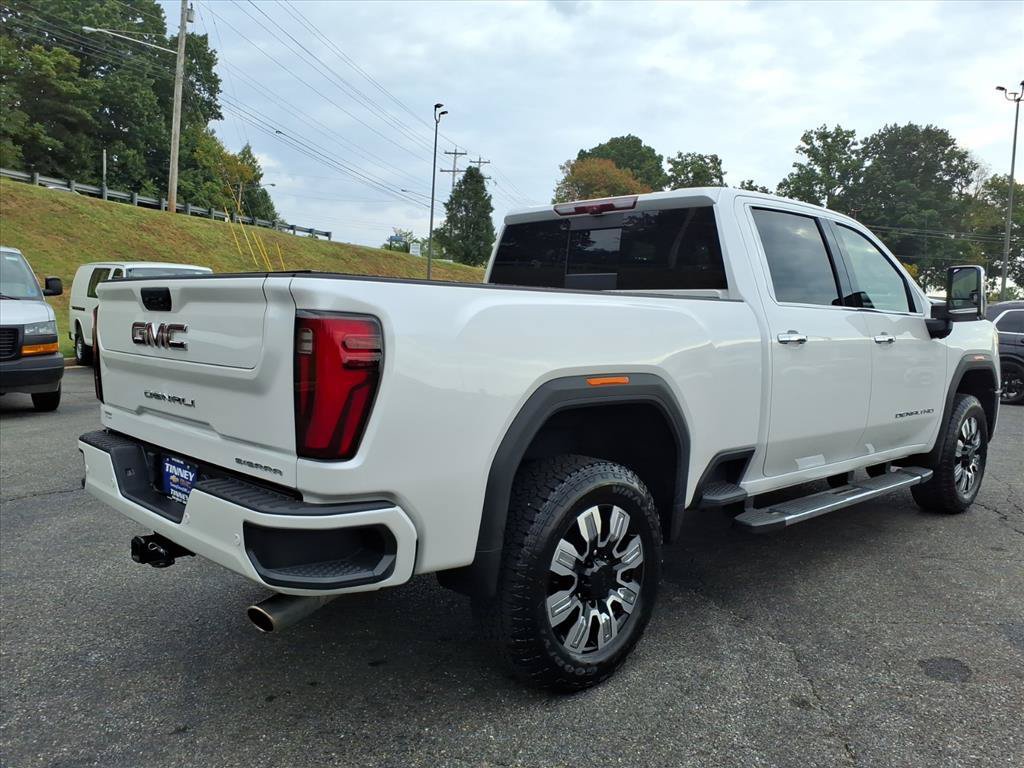Used 2024 GMC Sierra 2500 Denali w/ Denali Reserve Package AWD/4WD image 3