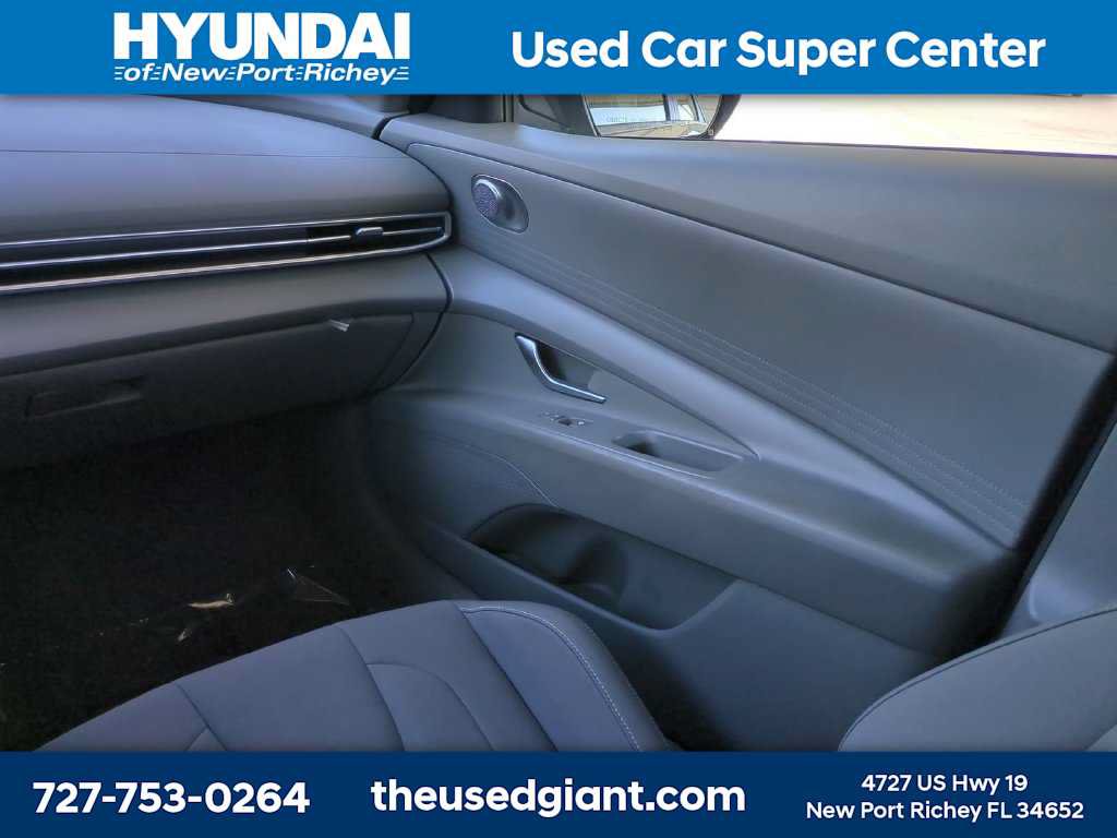 Used 2023 Hyundai Elantra SEL FWD image 16