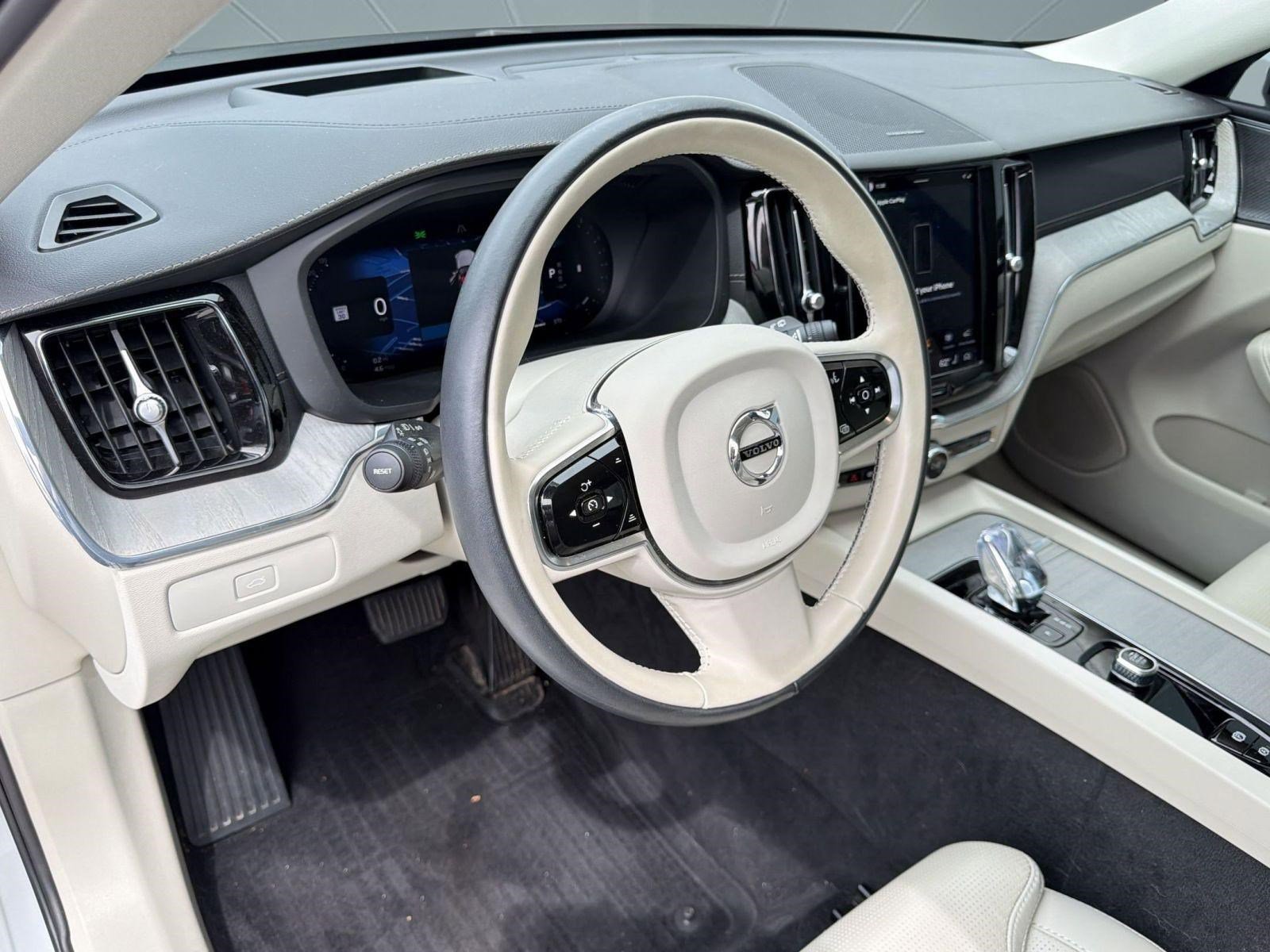Used 2024 Volvo XC60 B5 Ultimate w/ Protection Package Premier AWD/4WD image 4