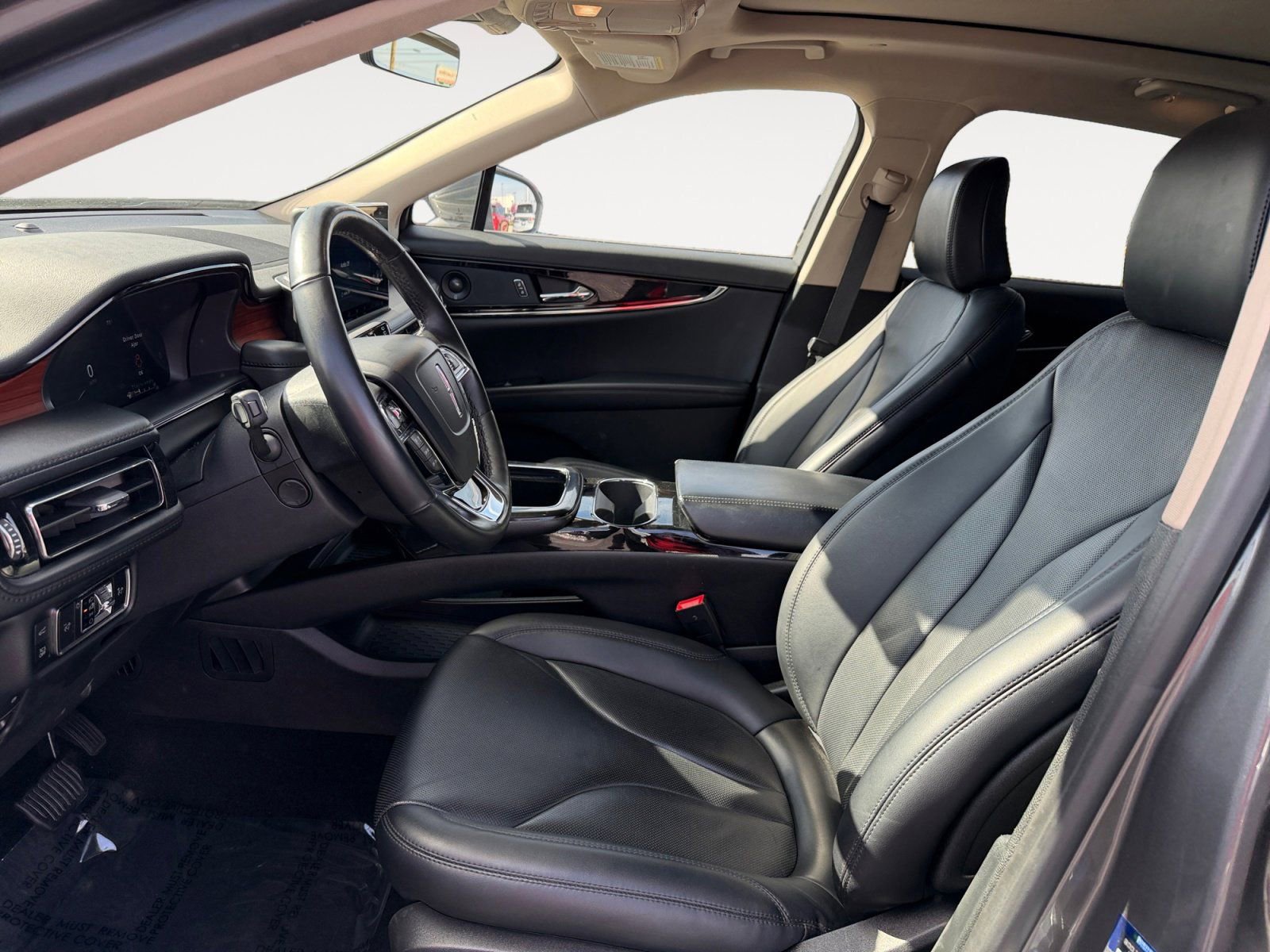 Certified 2023 Lincoln Nautilus Reserve w/ Luxury Package image 9