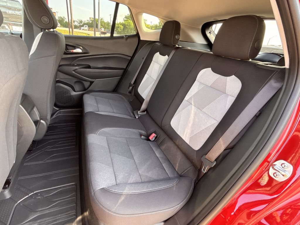 New 2026 Chevrolet Trax LS w/ LS Convenience Package FWD image 21