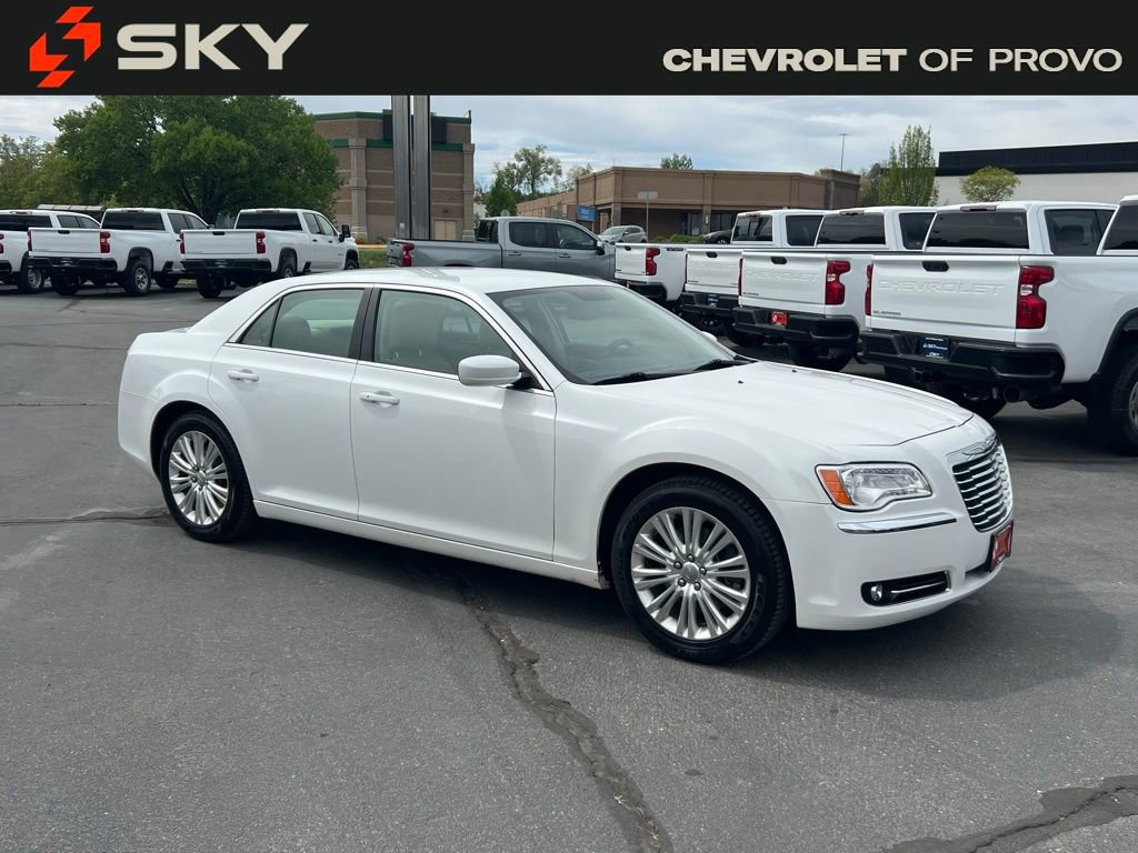 Used 2013 Chrysler 300 AWD w/ Driver Convenience Group image 7