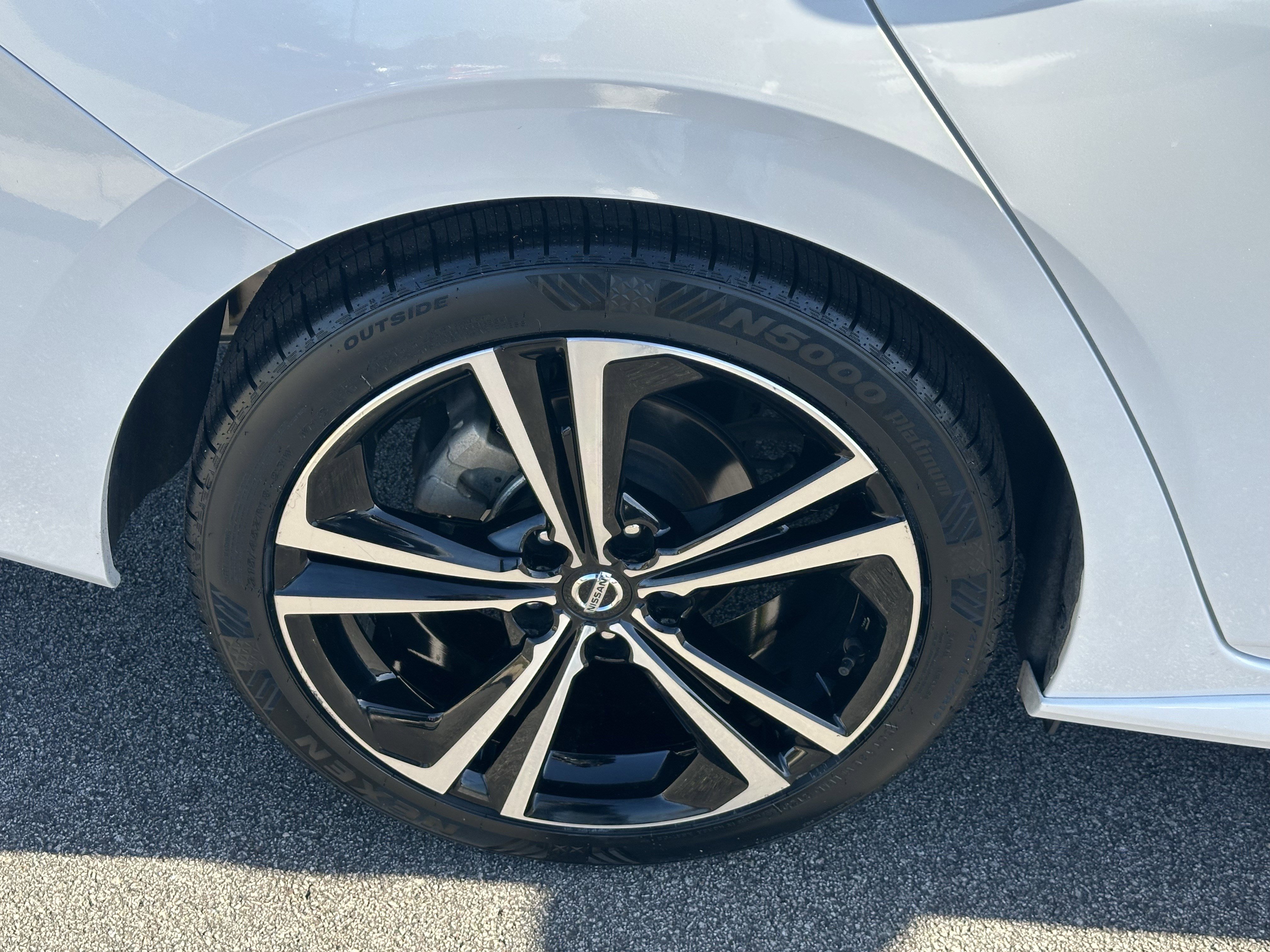 Used 2023 Nissan Sentra SR w/ SR Premium Package image 20