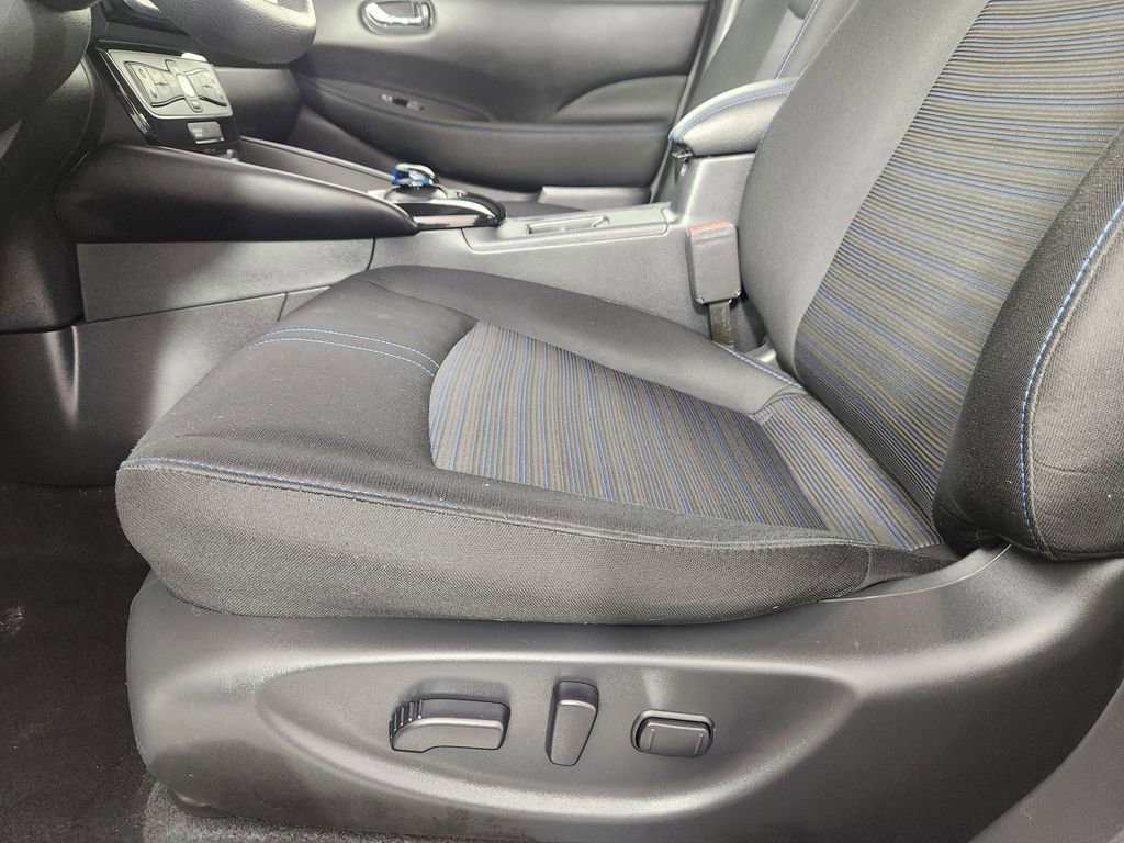 Certified 2024 Nissan Leaf SV Plus image 11