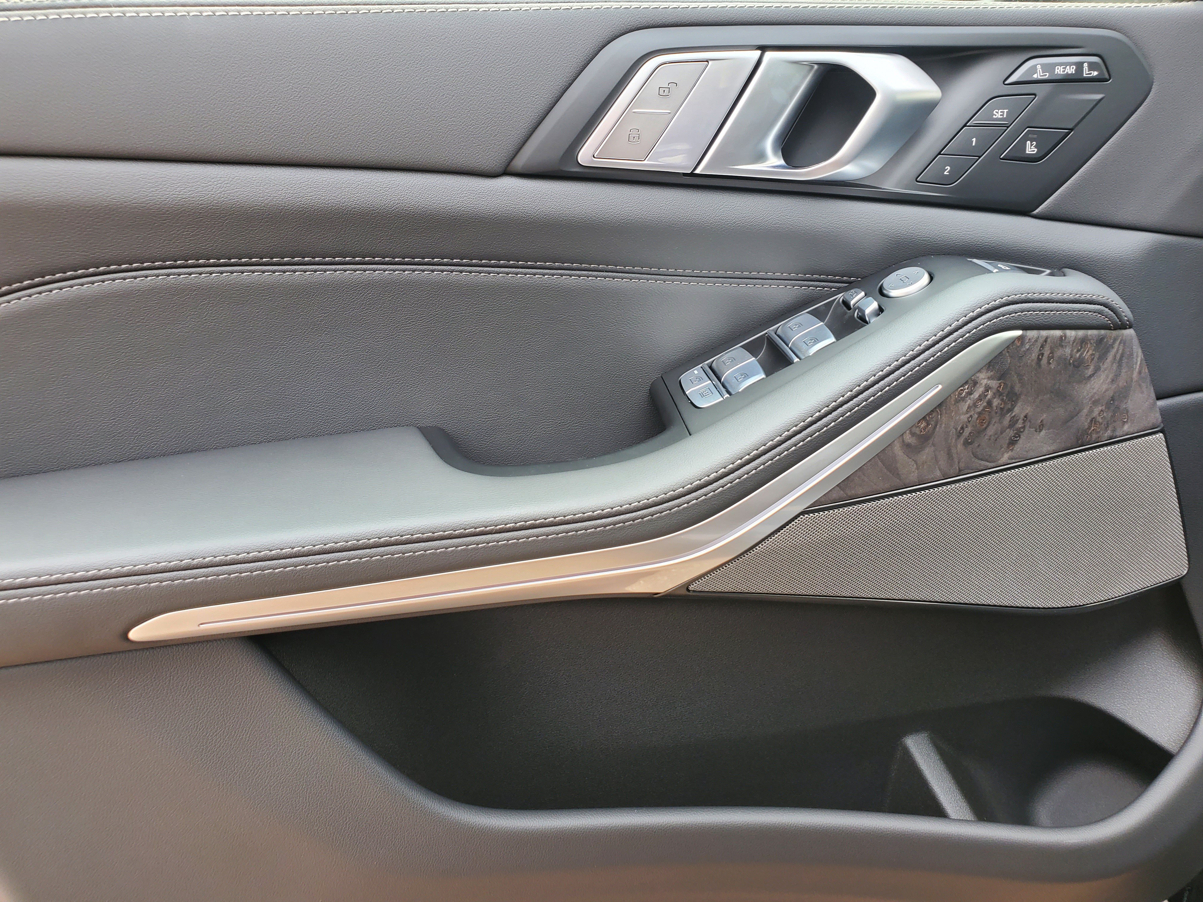 New 2027 BMW X7 xDrive40i AWD/4WD image 25