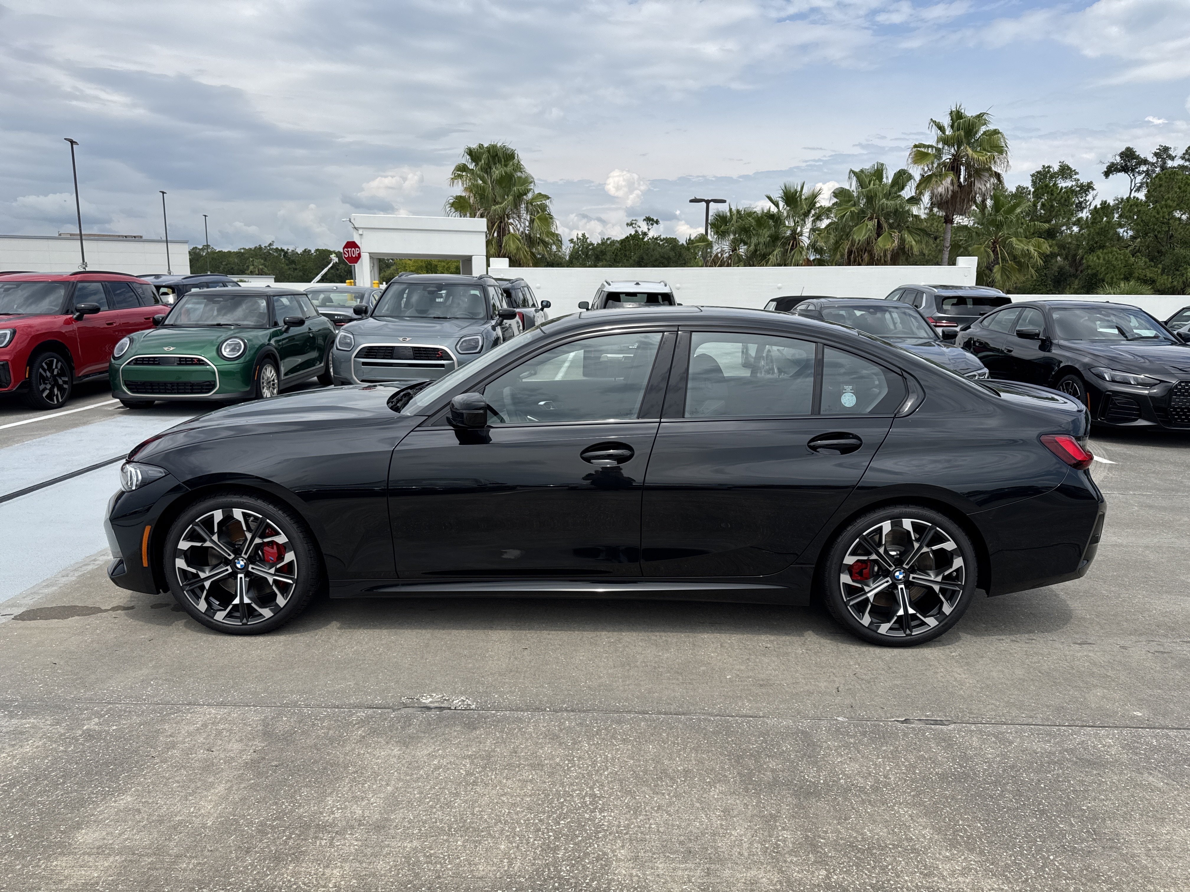 New 2026 BMW 330i Sedan w/ M Sport Package RWD image 4