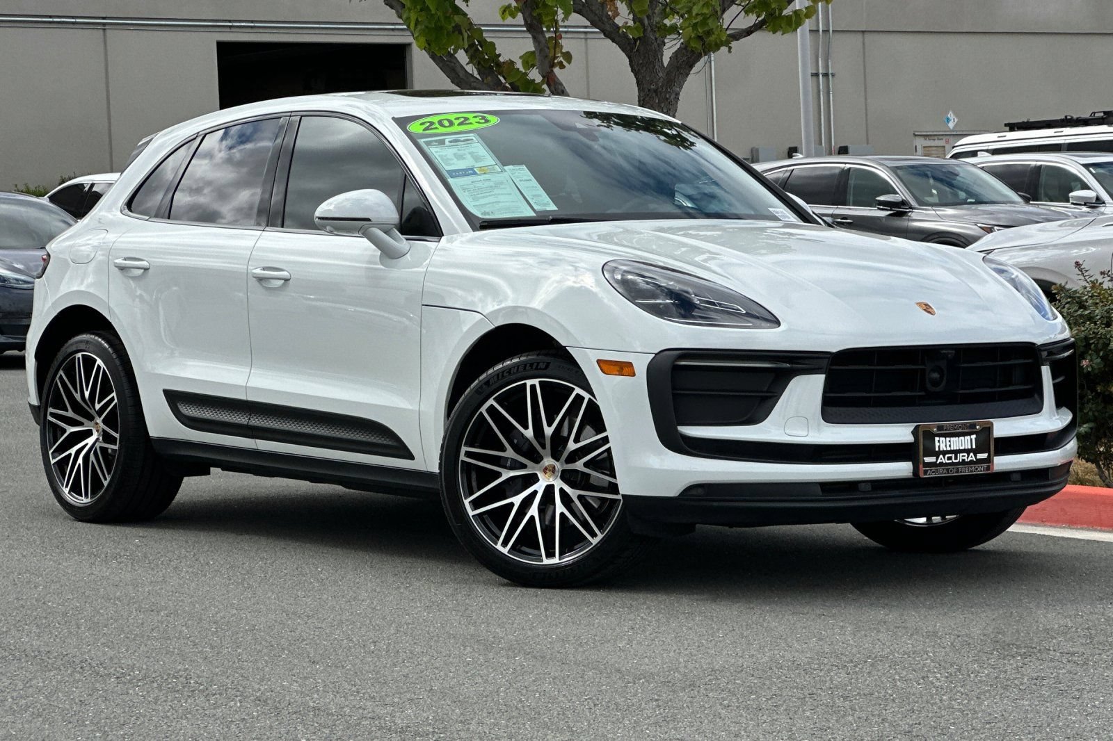 Used 2023 Porsche Macan Turbo AWD/4WD image 2