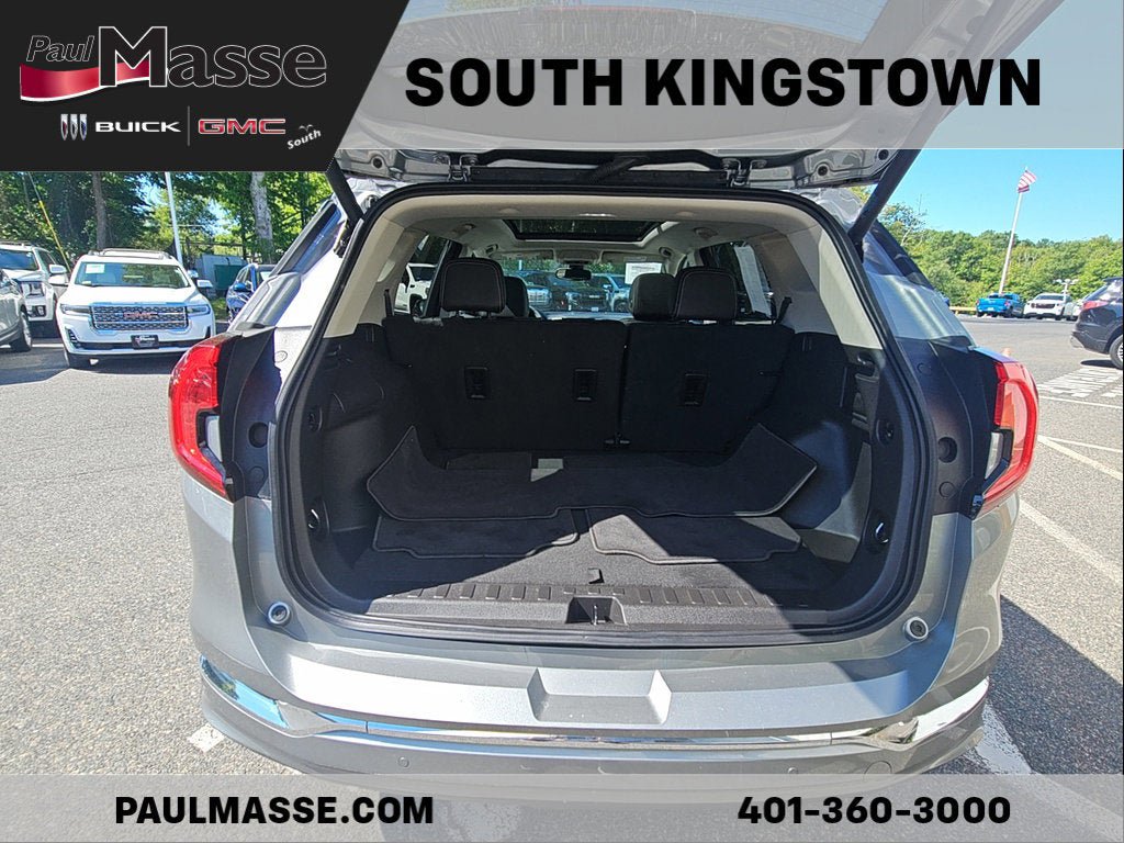 Used 2024 GMC Terrain Denali w/ Denali Premium Package AWD/4WD image 20