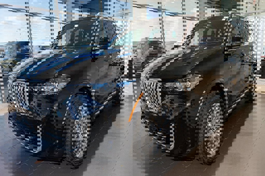 New 2026 BMW X5 xDrive40i w/ Premium Package image 3