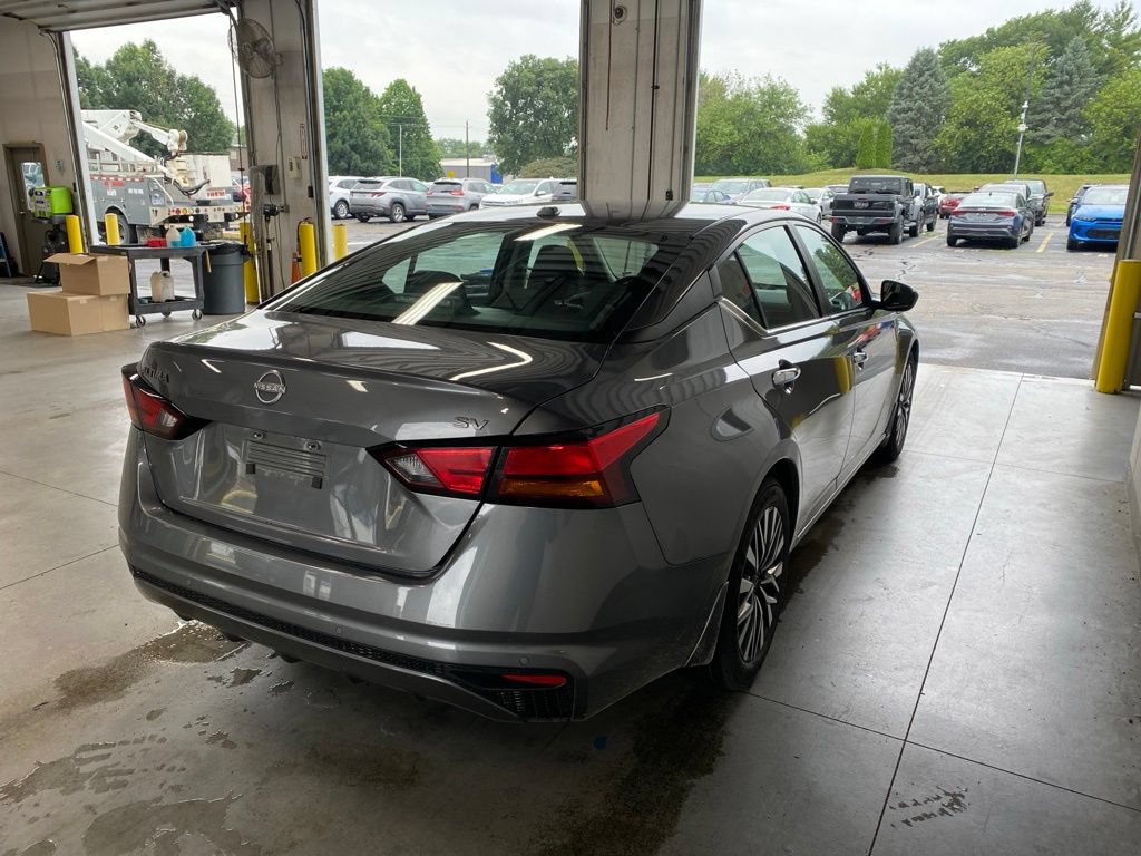 Used 2024 Nissan Altima 2.5 SV FWD image 4