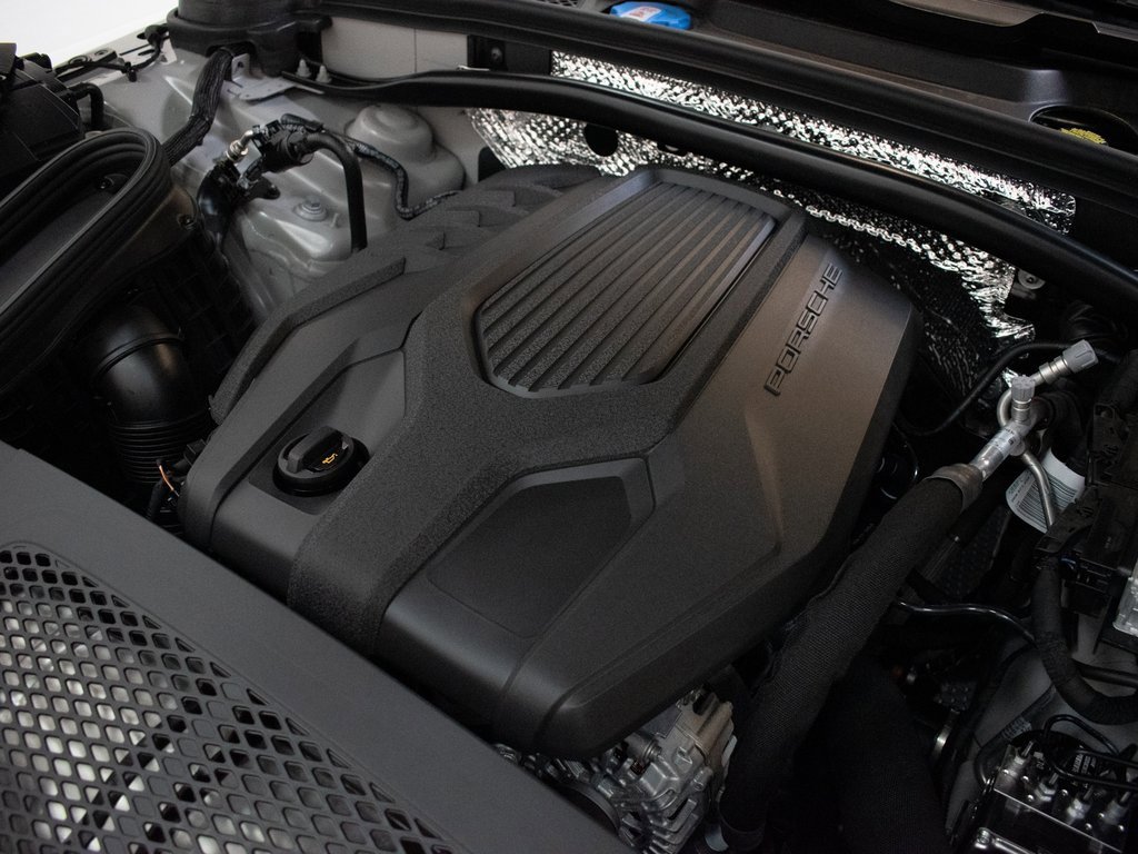 New 2026 Porsche Macan image 18