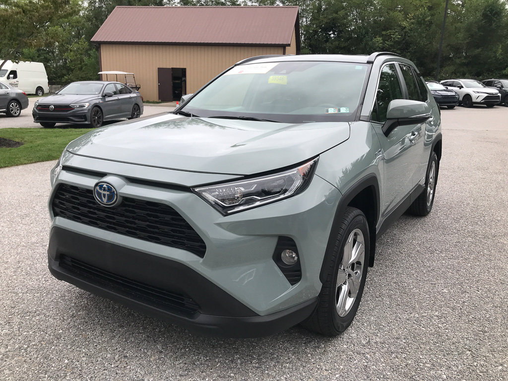 Certified 2021 Toyota RAV4 XLE Premium AWD/4WD image 4
