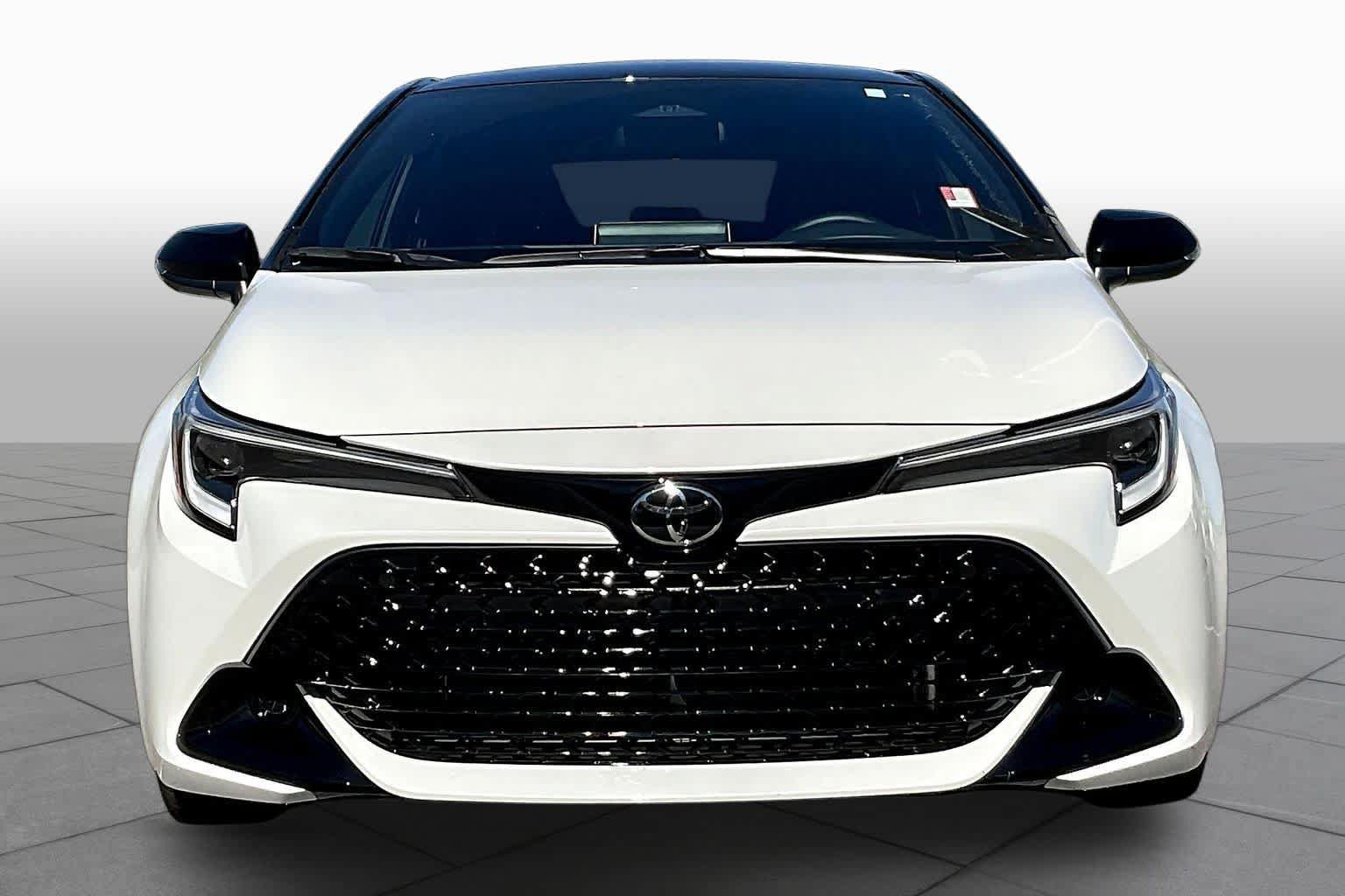 Used 2026 Toyota Corolla SE FWD image 4