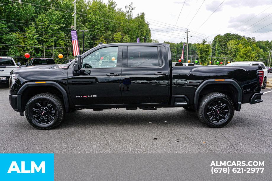 Used 2025 GMC Sierra 2500 AT4 image 7