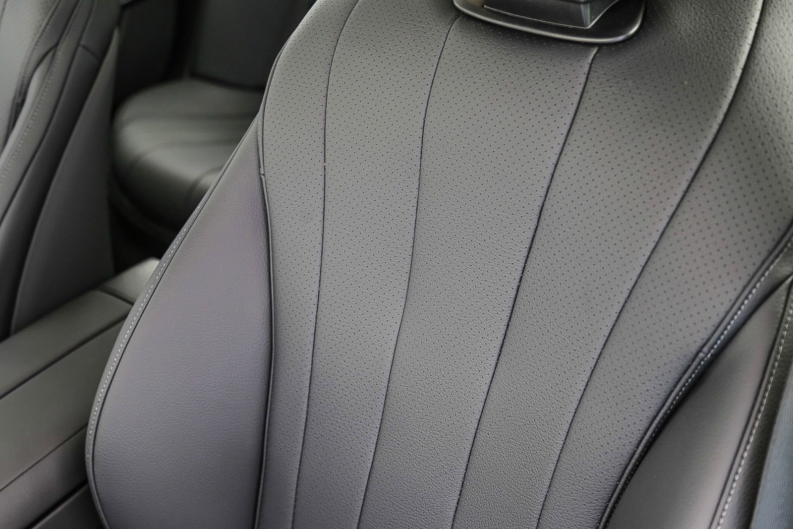 New 2024 Mercedes-Benz E 350 4MATIC Sedan image 22