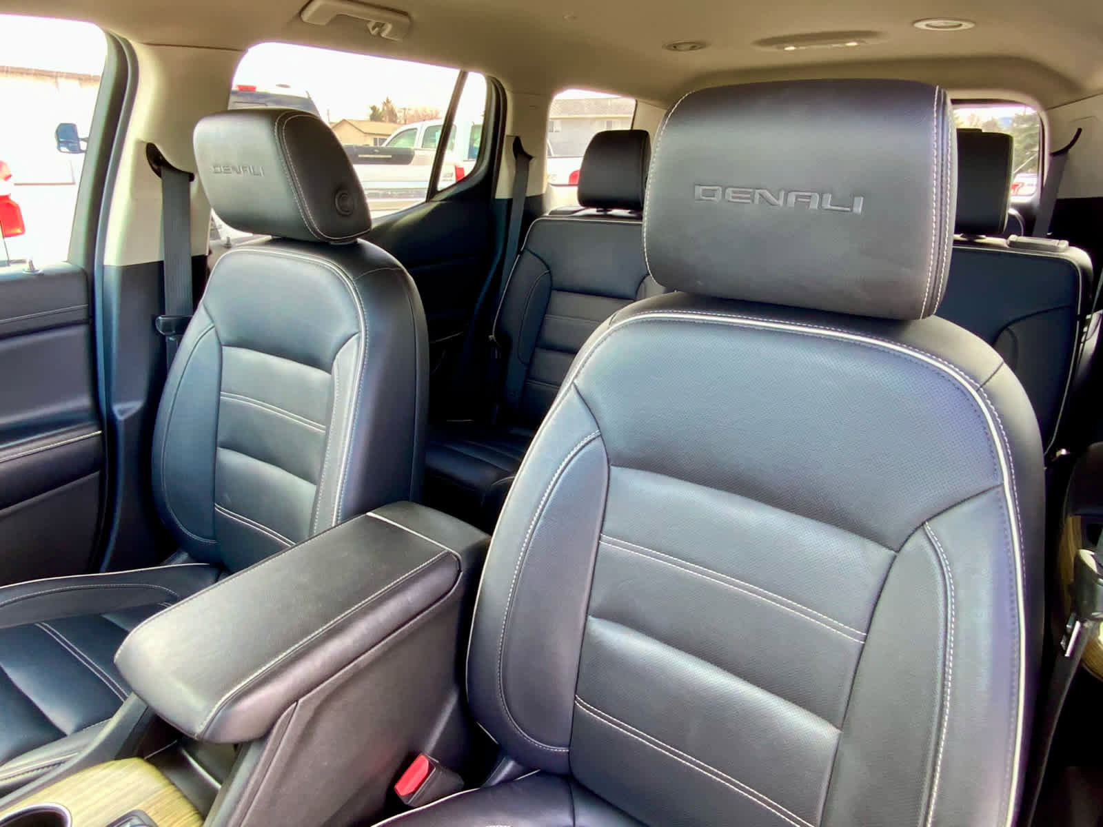 Used 2019 GMC Acadia Denali image 26