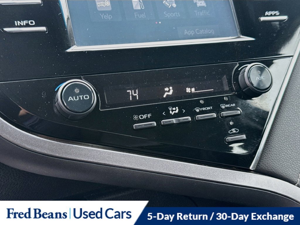 Used 2018 Toyota Camry SE FWD image 21