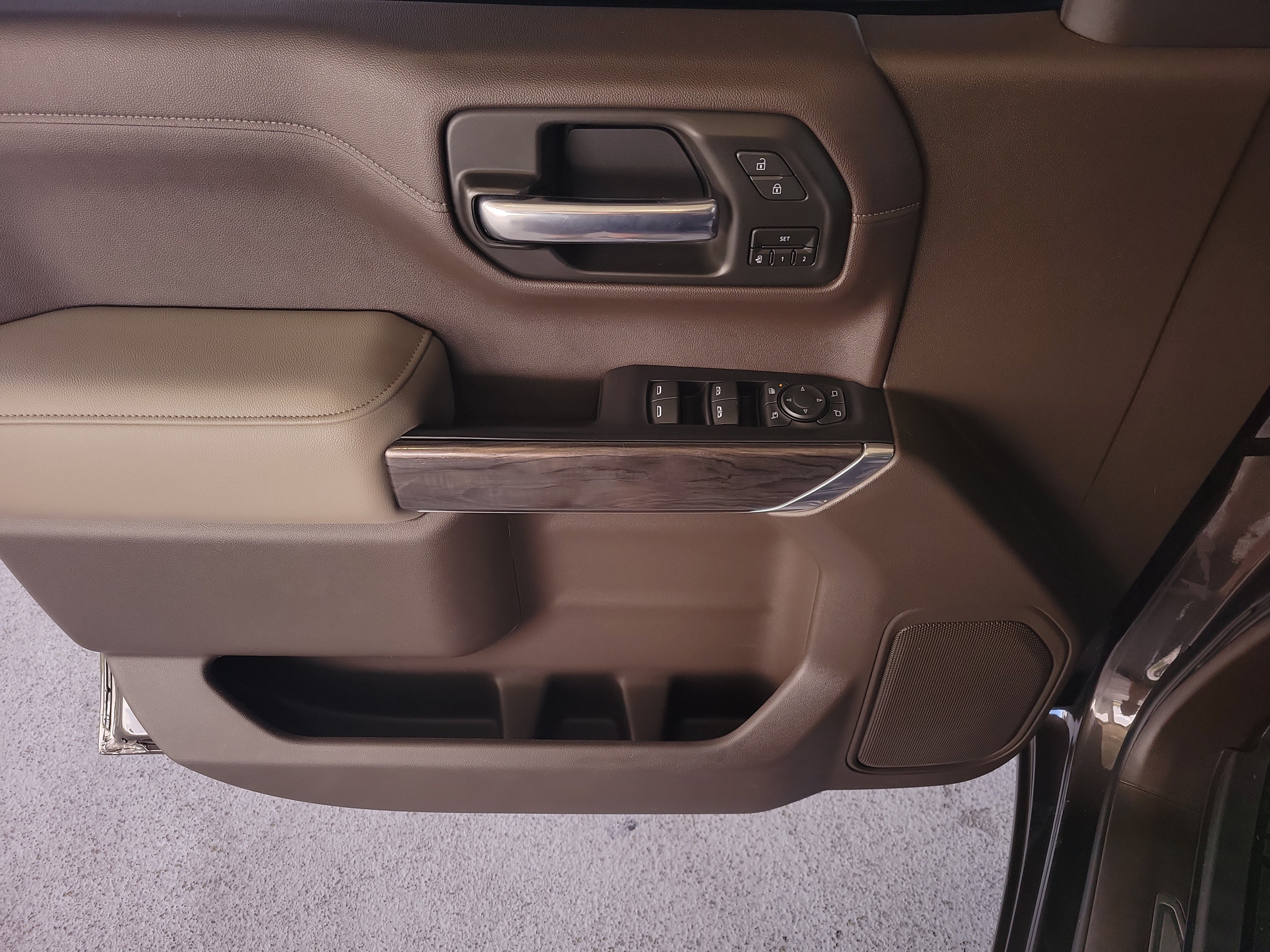 Used 2021 Chevrolet Silverado 1500 LTZ RWD image 19