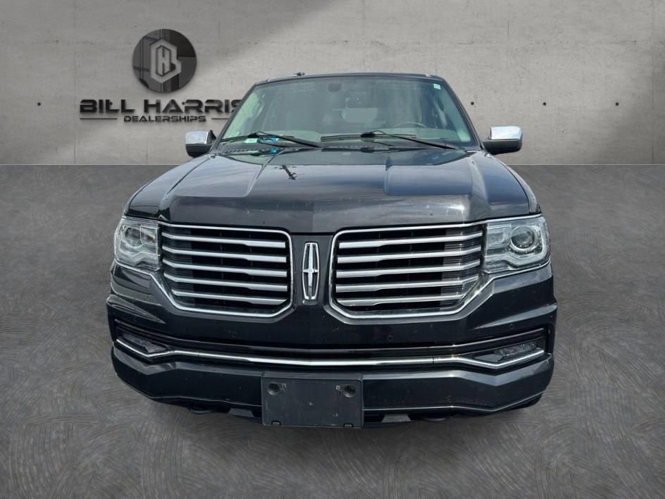 Used 2015 Lincoln Navigator L 4WD image 2