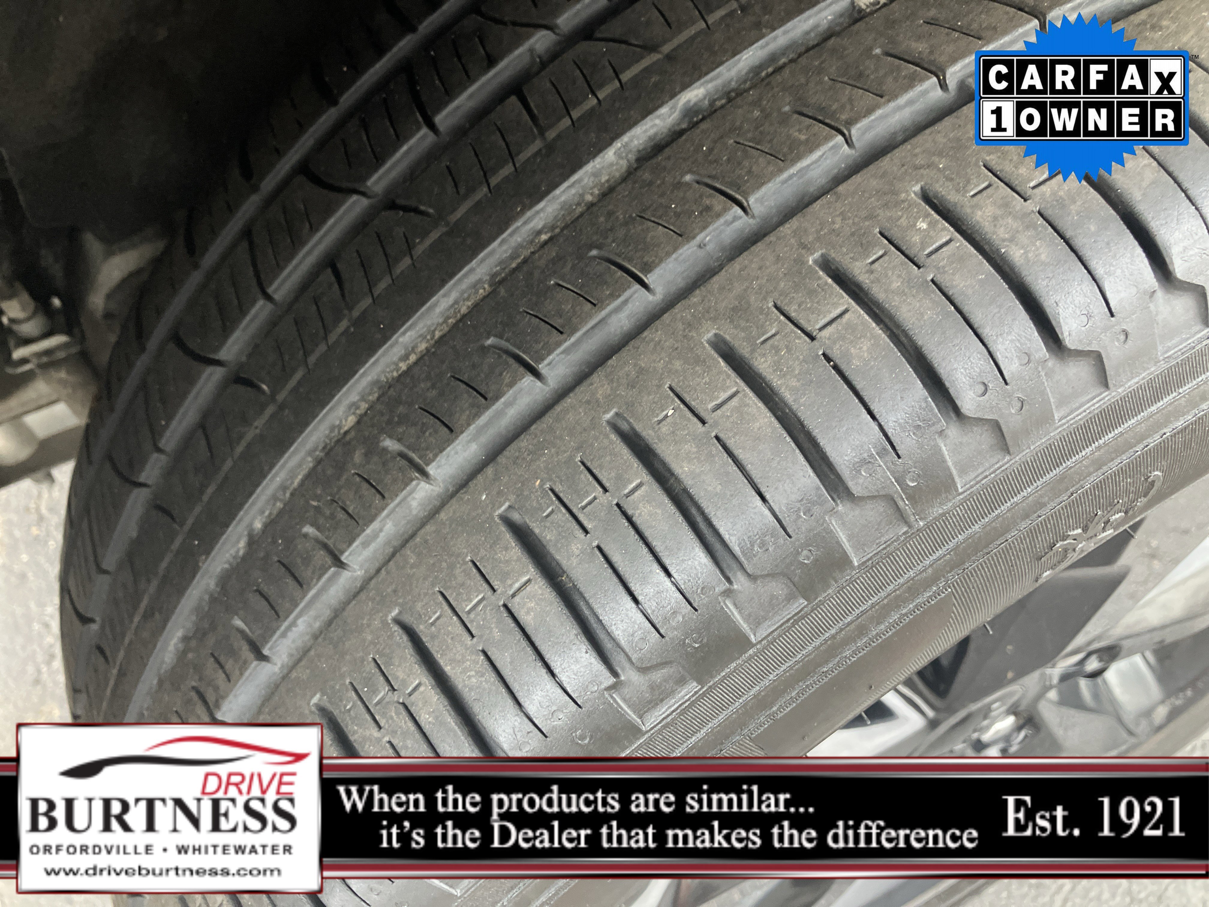 Used 2023 Jeep Grand Cherokee Limited w/ Black Appearance Package image 14