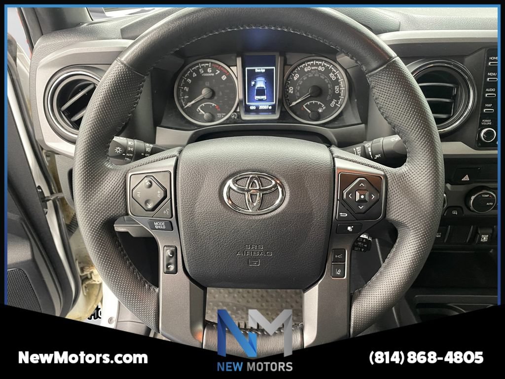 Used 2022 Toyota Tacoma TRD Sport AWD/4WD image 10