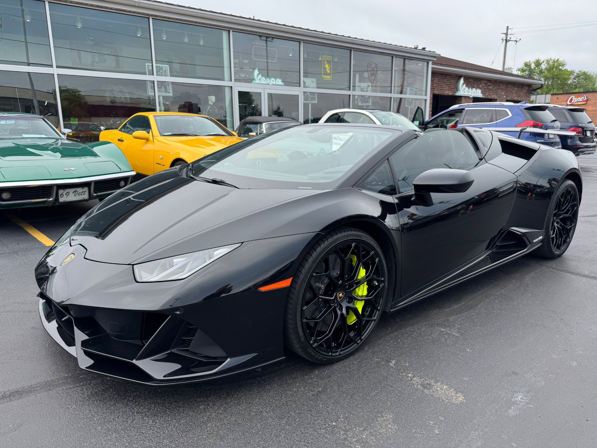 Used 2020 Lamborghini Huracan EVO image 1