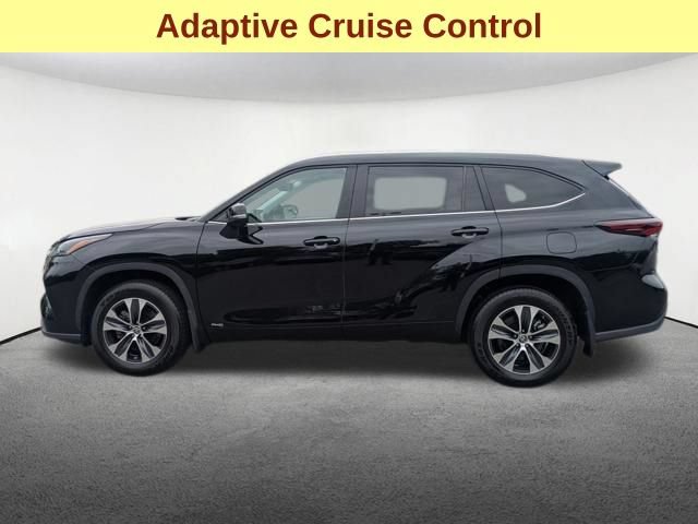 Used 2024 Toyota Highlander XLE AWD/4WD image 9