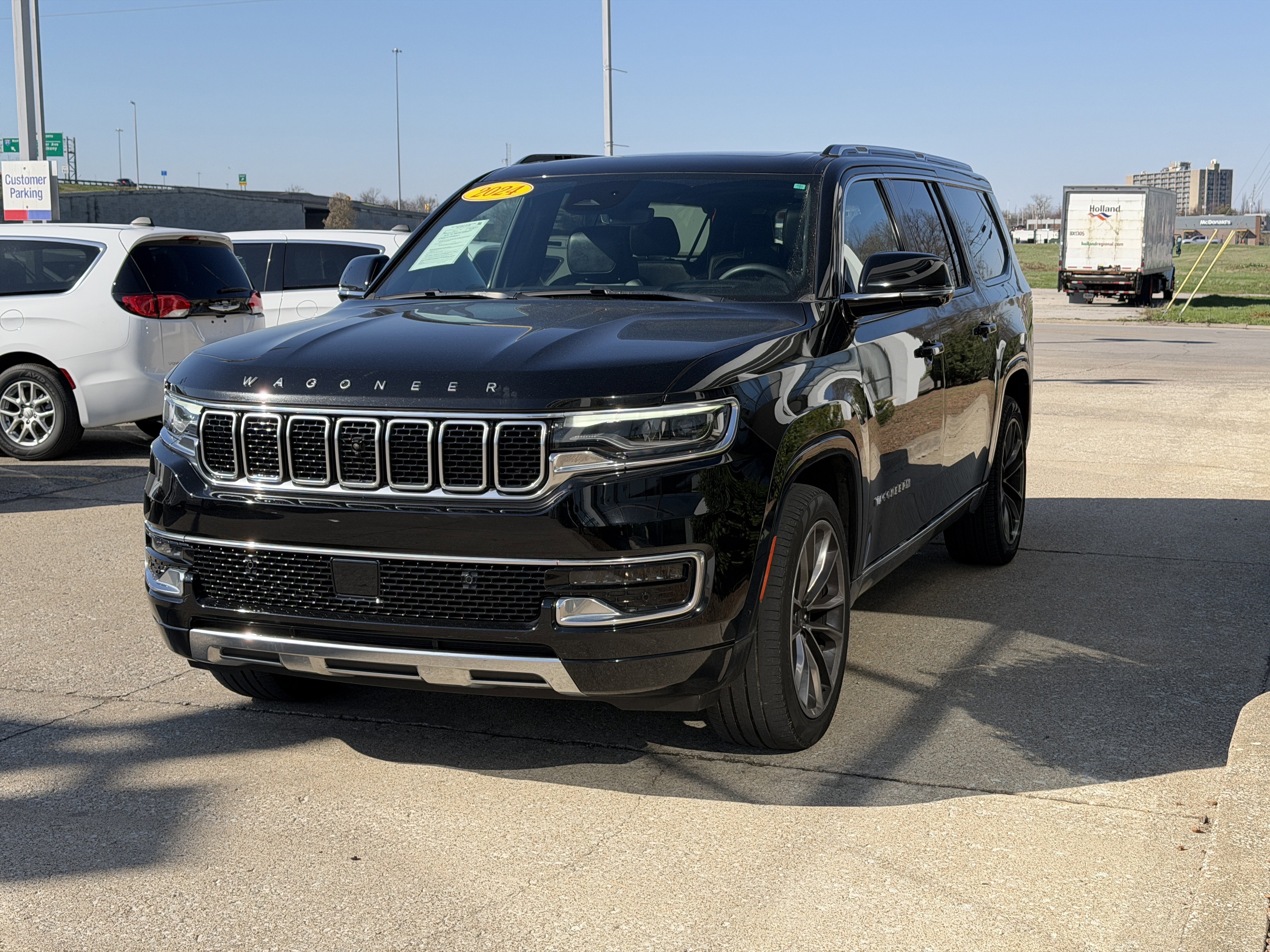 Used 2024 Jeep Wagoneer L Series III w/ Premium Group I image 17