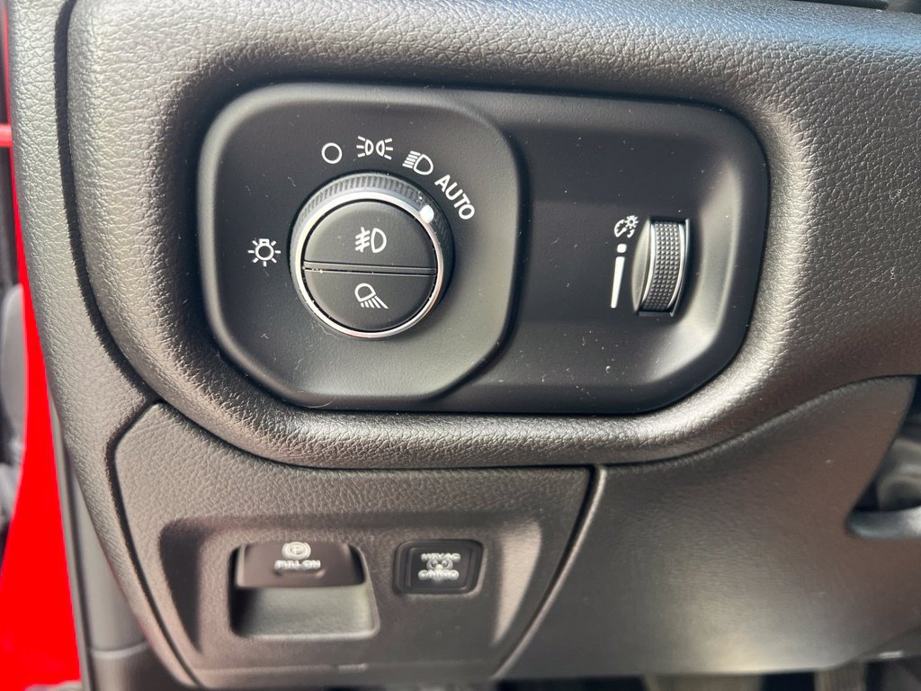 Certified 2025 RAM 1500 Warlock AWD/4WD image 28