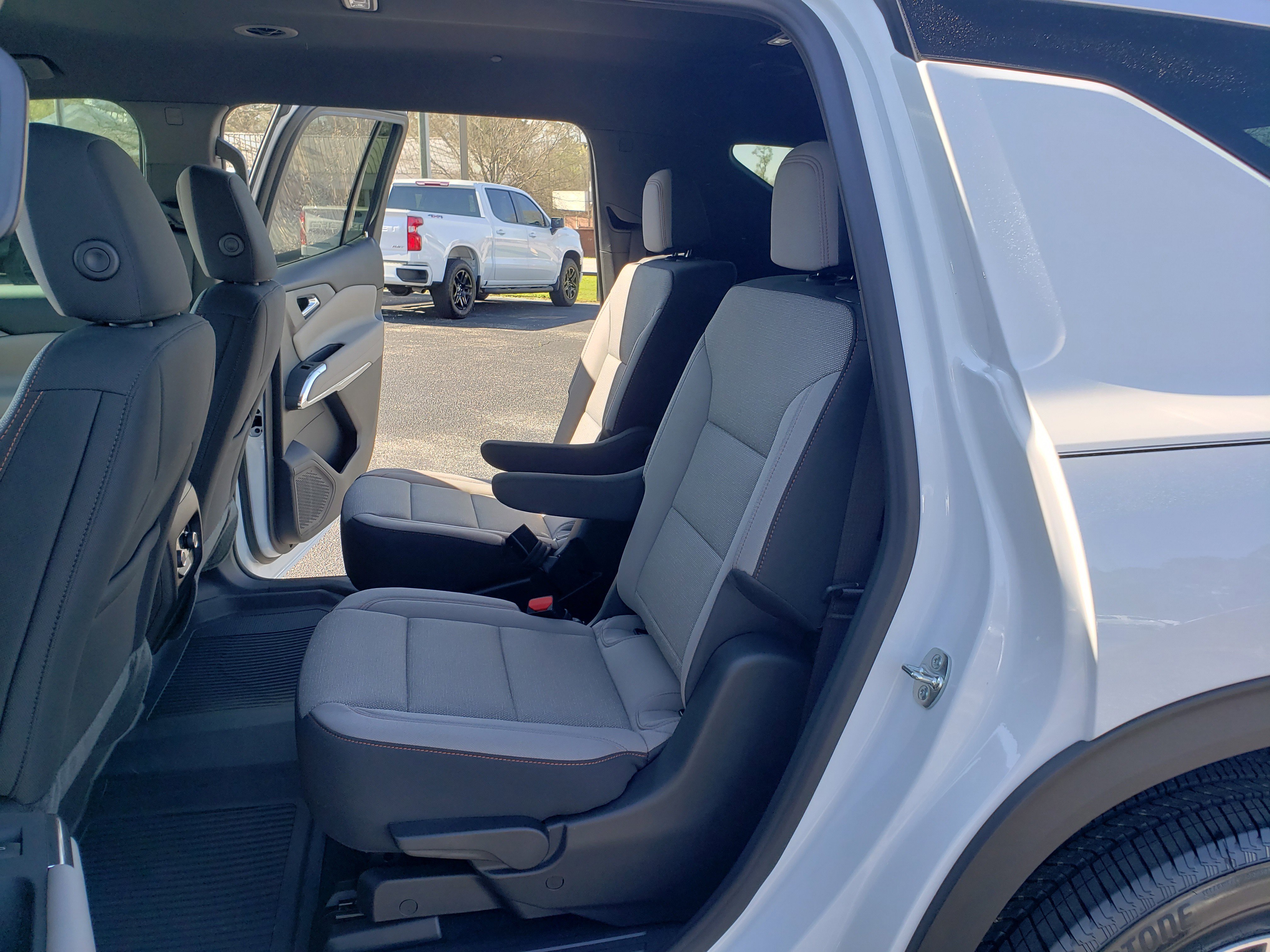 New 2026 Chevrolet Traverse LT w/ LPO, Floor Liner Package image 33