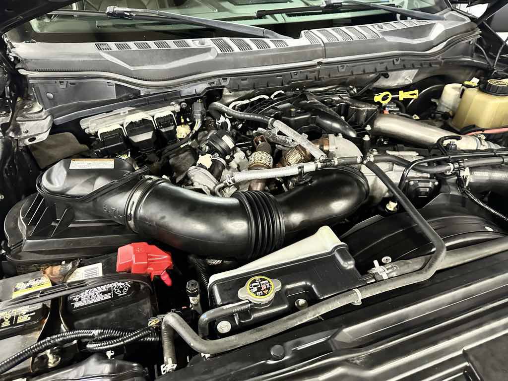 Used 2019 Ford F350 Platinum w/ Platinum Ultimate Package image 4