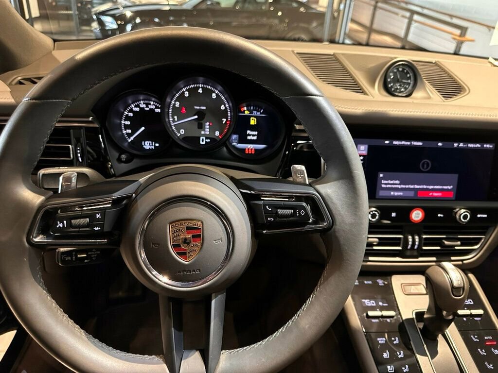 Used 2024 Porsche Macan S AWD/4WD image 18
