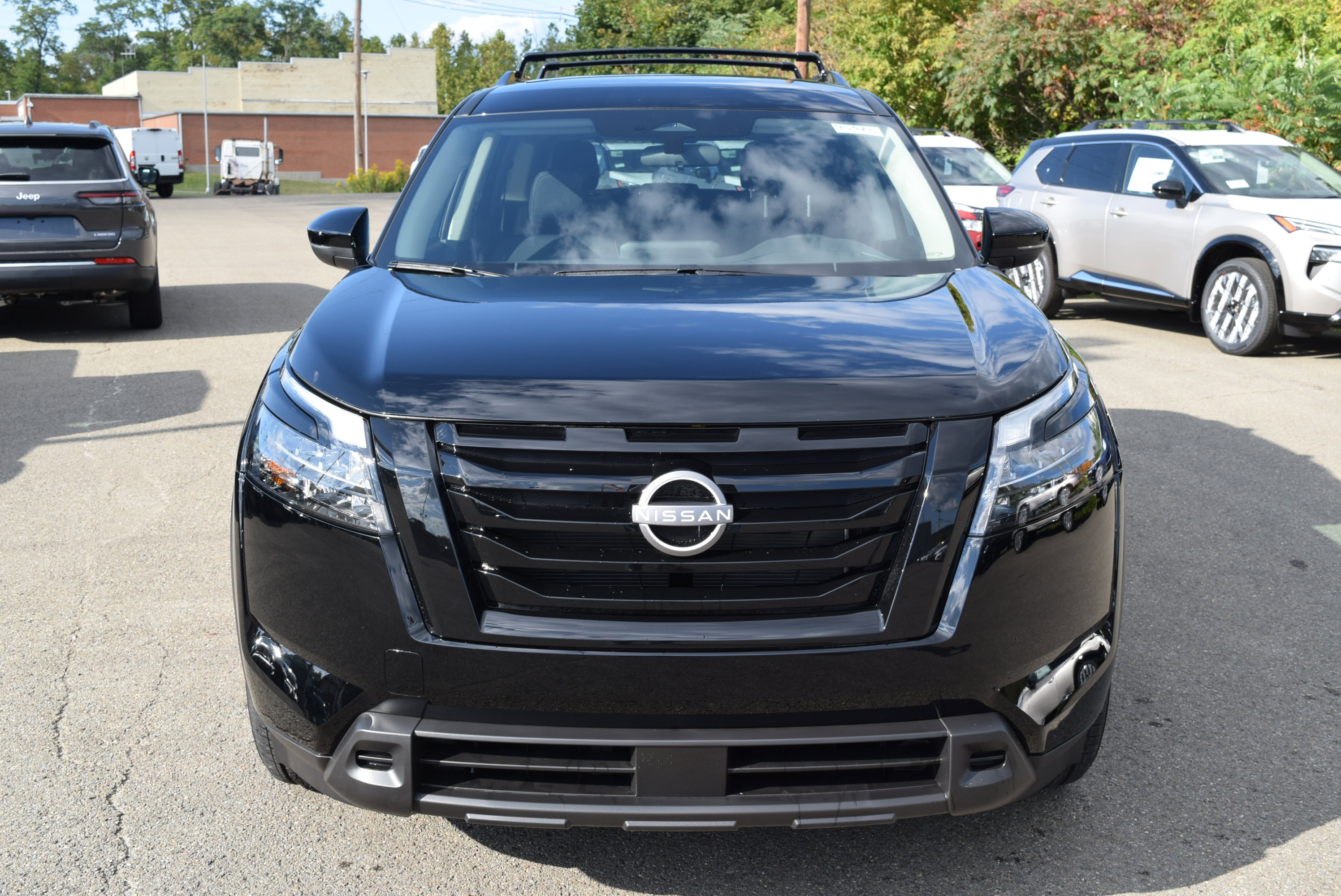 New 2025 Nissan Pathfinder SV w/ Black Appearance Package image 3