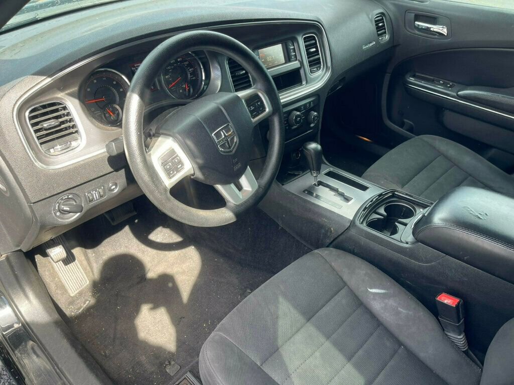 Used 2014 Dodge Charger SE RWD image 11