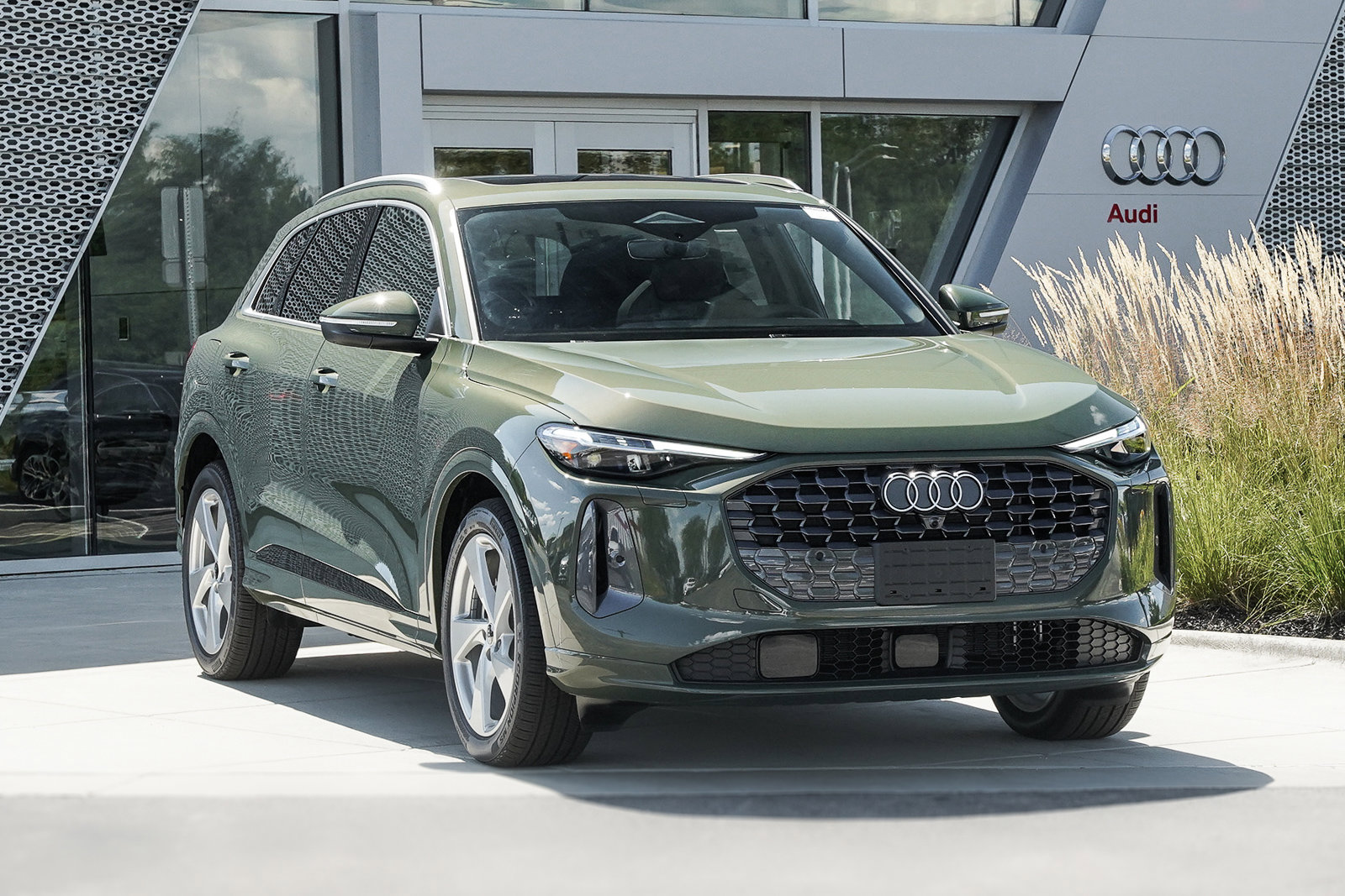 New 2025 Audi Q5 Prestige image 2