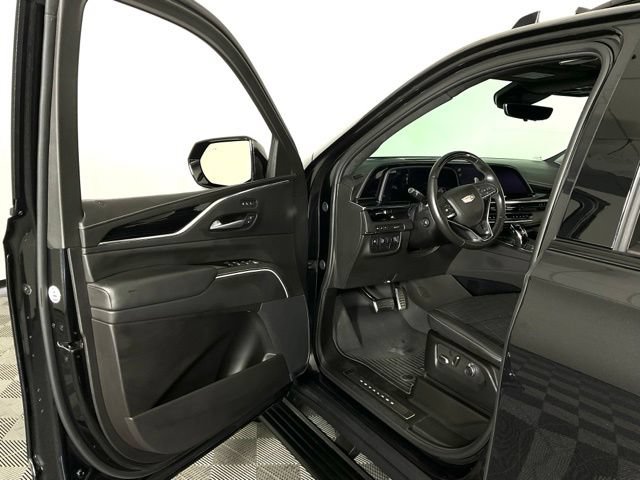 Used 2024 Cadillac Escalade V w/ LPO, ONYX Package AWD/4WD image 25
