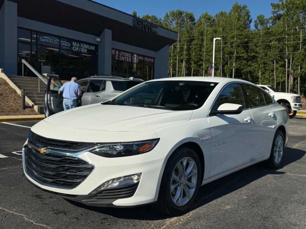 Used 2025 Chevrolet Malibu LT FWD image 1
