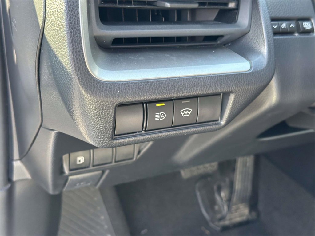 Used 2024 Toyota Prius LE image 19