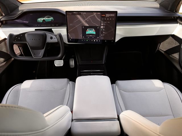 Used 2023 Tesla Model X Plaid image 11