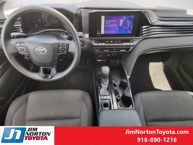 Used 2025 Toyota Camry LE FWD image 25