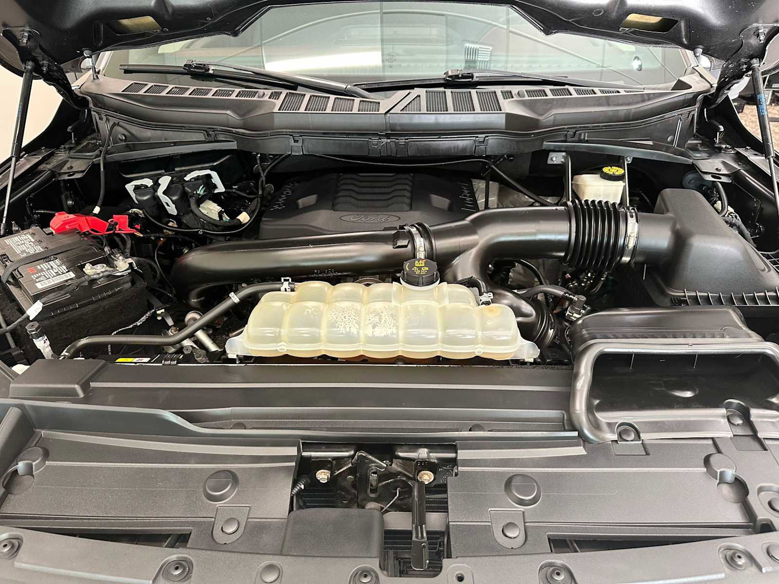 Used 2021 Ford F150 Lariat AWD/4WD image 9
