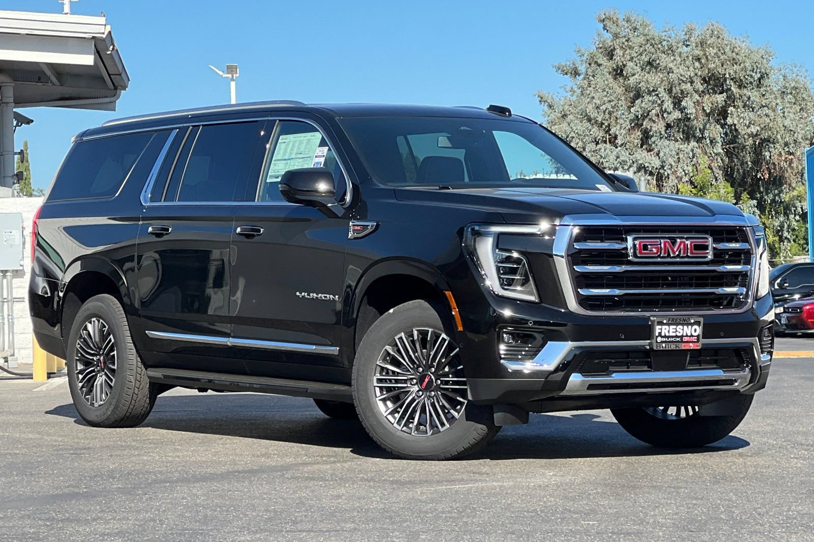 New 2026 GMC Yukon XL Elevation AWD/4WD image 2