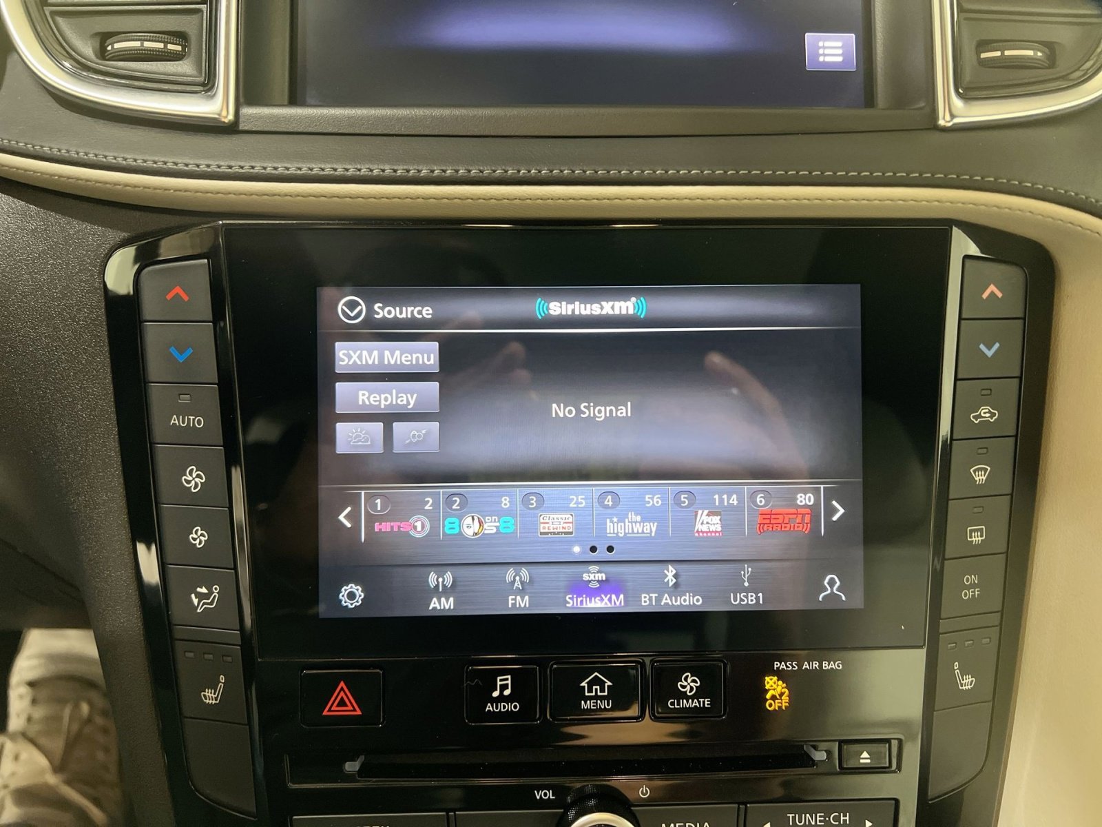 Used 2023 INFINITI QX55 Luxe w/ Accent Package image 19