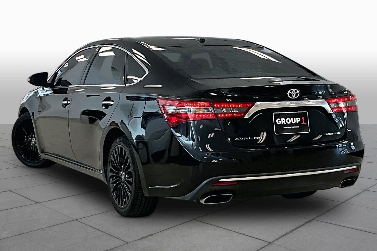 Used 2016 Toyota Avalon Touring FWD image 11