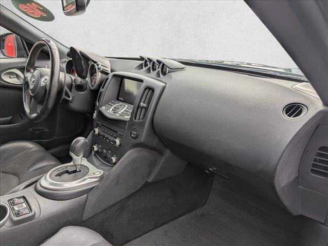 Used 2018 Nissan 370Z Touring RWD image 25